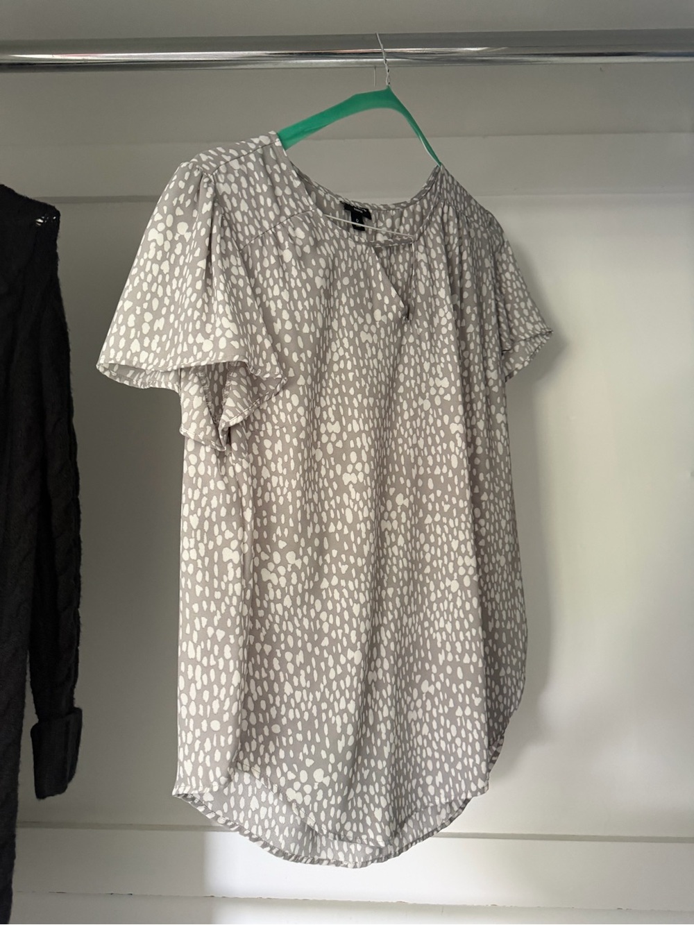 Torrid Women’s Harper Short Sleeve Blouse Top beige Pattern Size 0 R